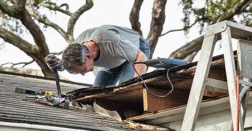 HOW TO CHECK YOUR COMMERCIAL ROOF AFTER A HURRICANE